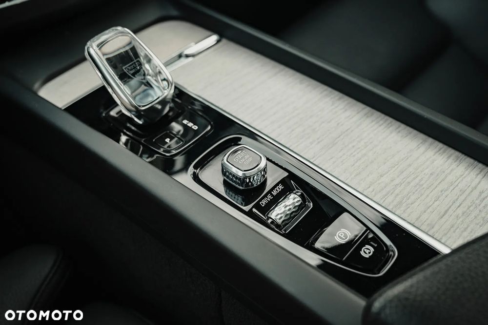 Volvo XC 60 T8 AWD Recharge Geartronic Inscription - 23