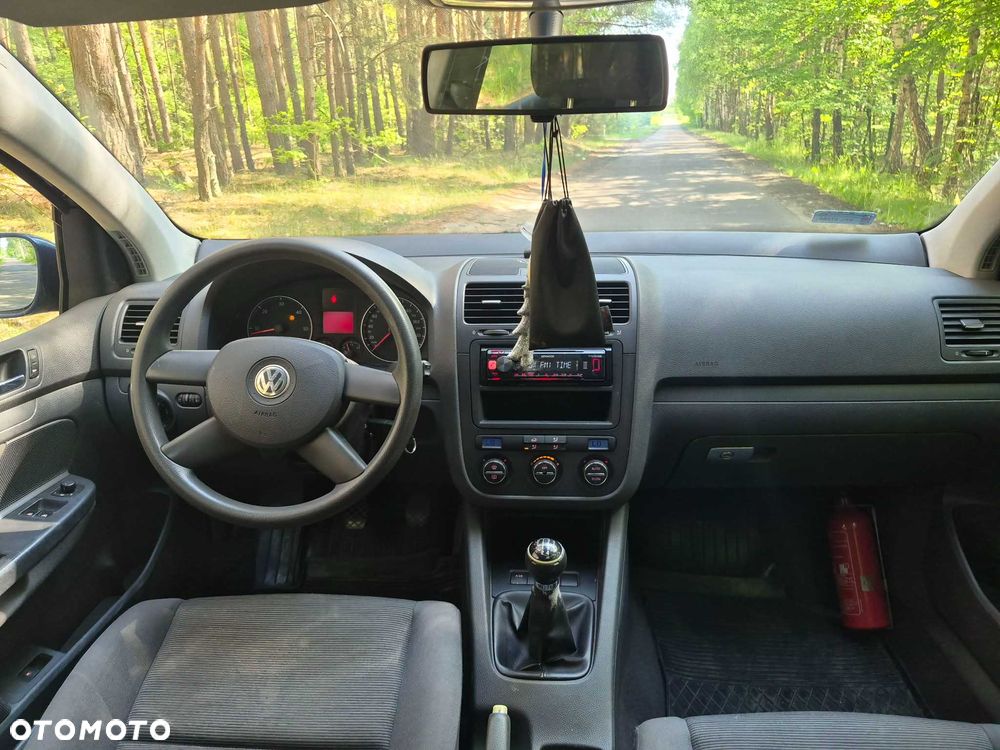 Volkswagen Golf - 6