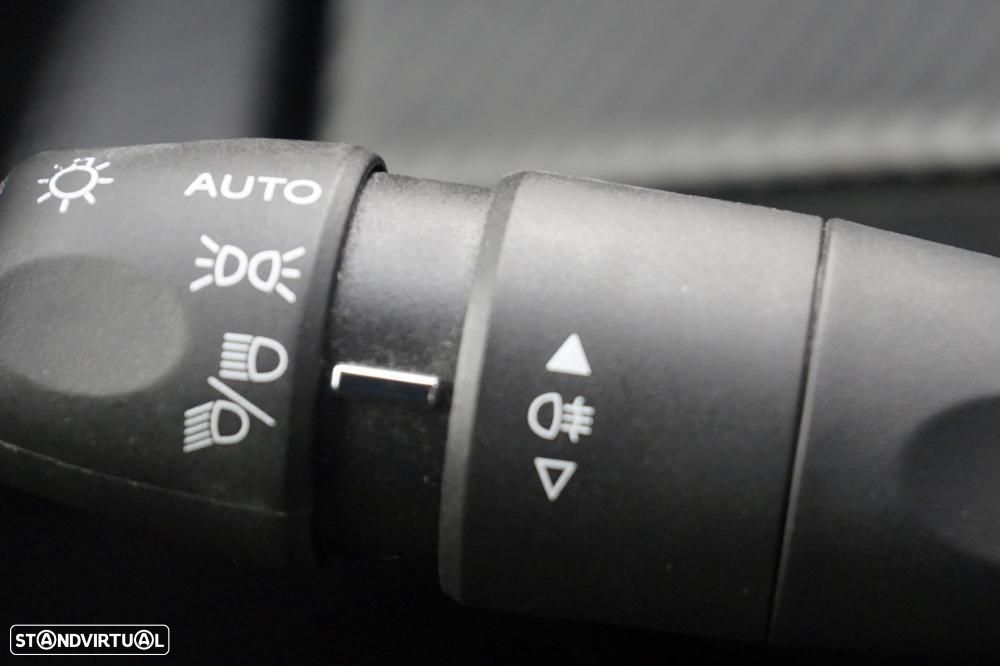 Peugeot 208 1.2 PureTech Allure - 21