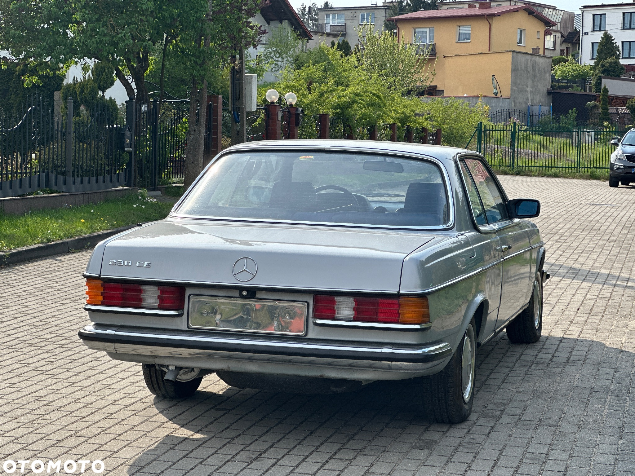 Mercedes-Benz W123 - 14