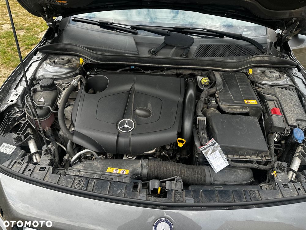 Mercedes-Benz GLA - 8