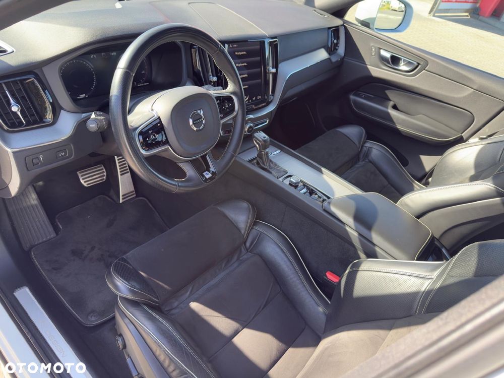 Volvo XC 60 D4 AWD R-Design - 9