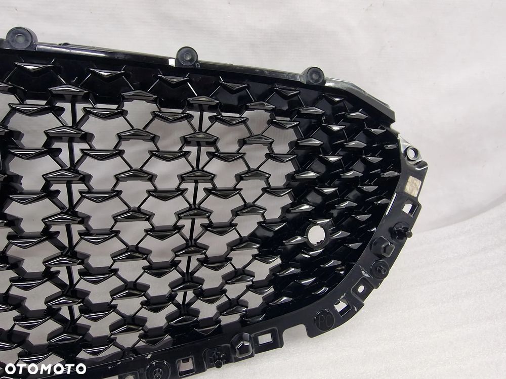 MAZDA CX30 / CX-30 ATRAPA / GRILL PRZEDNI PRZÓD NA PDC + ZNACZEK / LOGO POD RADAR , NR DFR7-50711 , NR AUKCJI GL631 - 5