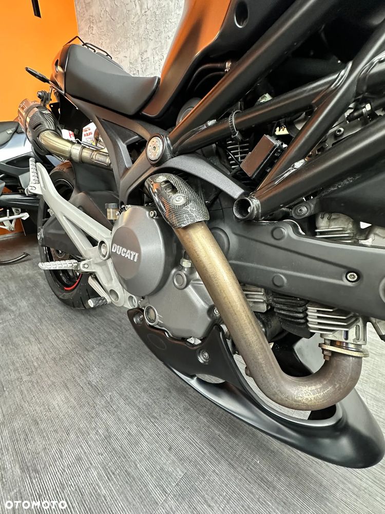 Ducati Monster - 27