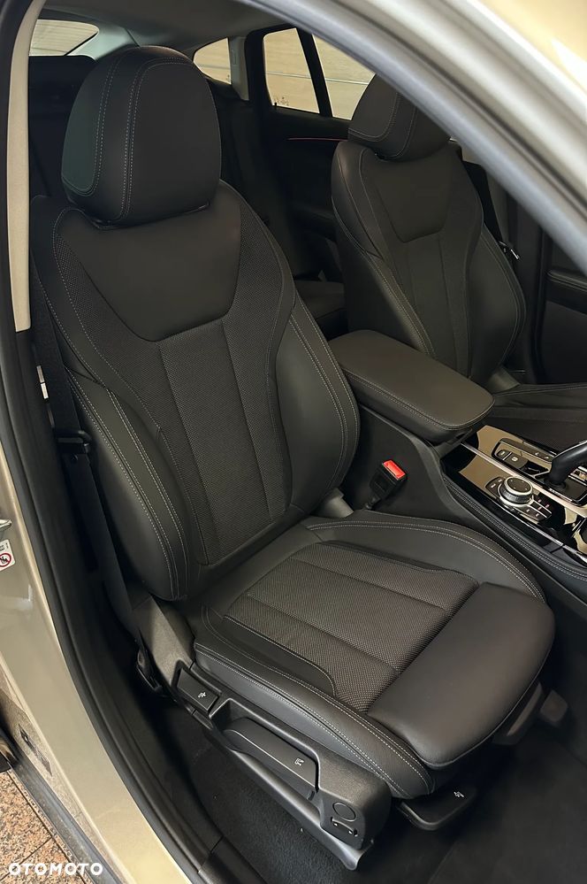 BMW X4 xDrive20i Advantage sport - 11