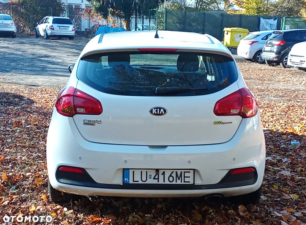 Kia Ceed - 11
