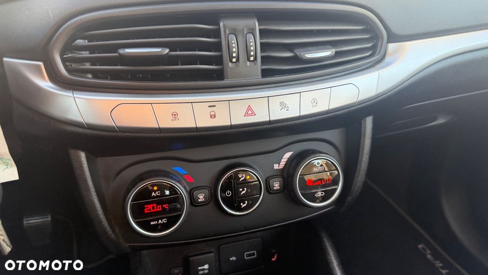 Fiat Tipo 1.4 16v Lounge EU6d - 19