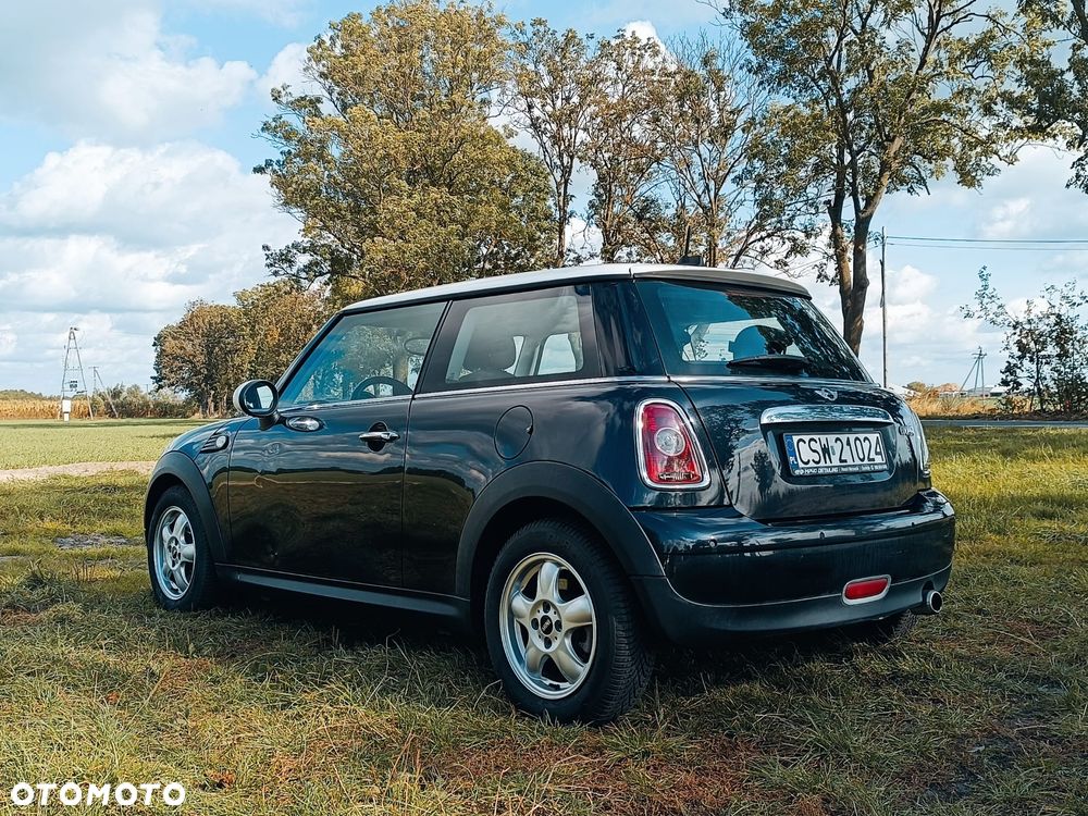 MINI Cooper Standard - 4