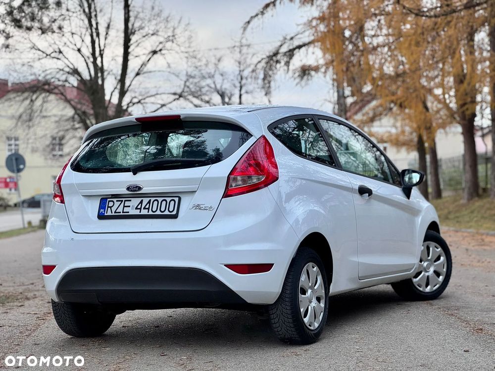 Ford Fiesta 1.4 TDCi Ambiente - 8