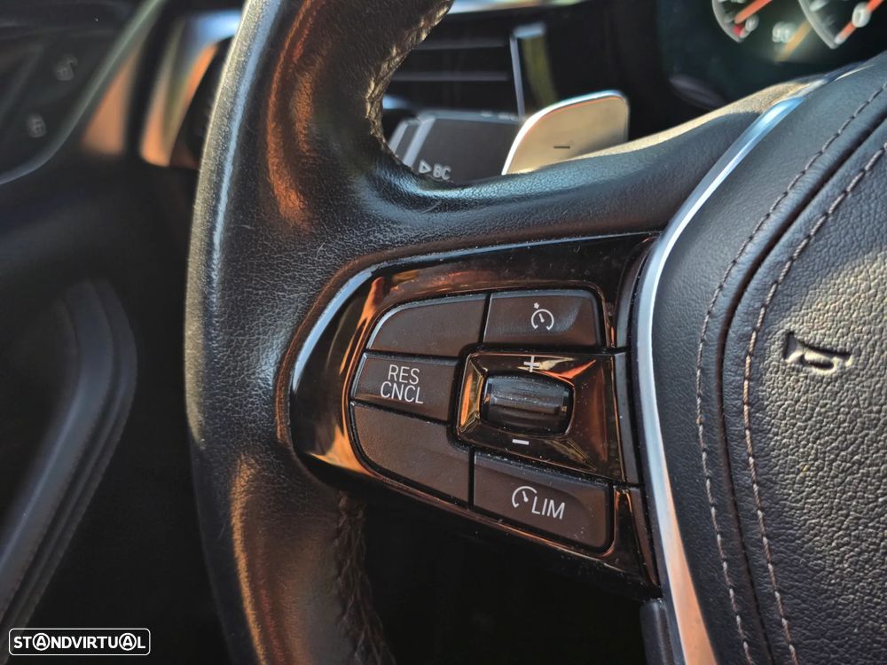 BMW 530 e iPerformance Line Luxury - 14