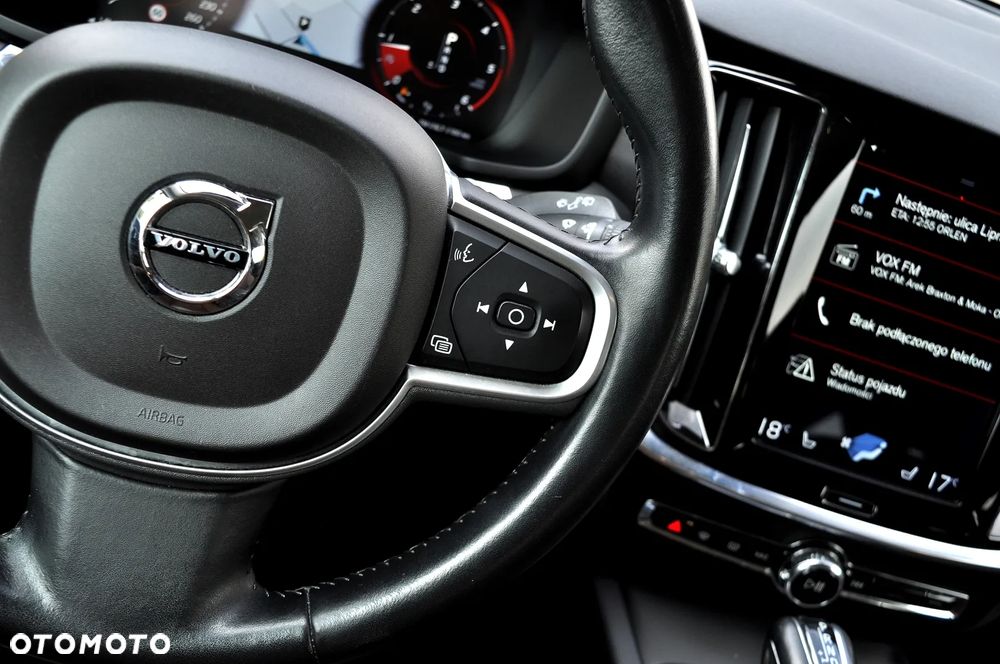 Volvo V60 D3 Momentum Pro - 31