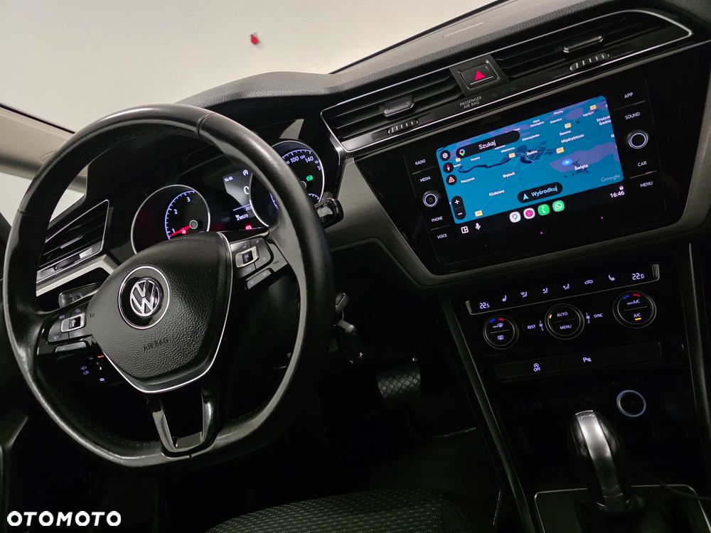 Volkswagen Touran - 8