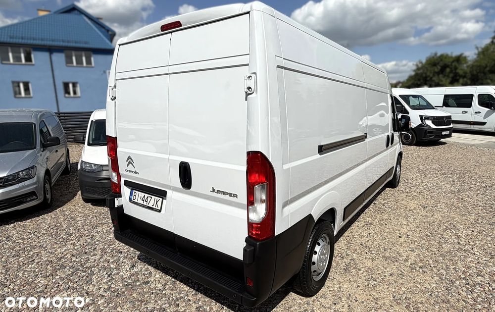 Citroën JUMPER WZMOCNIONY L3H2 HEAVY MAXI 3.5t Ładowność 1500kg Homologacja haka 3t.  SILNIK Euro-6 Starszej konstrukcji PSA Poj..2179cm3 140KM Trwały bezawaryjny na pojedynczej turbinie Nie!! Stelantis!! Koła 16' Hamulce wzmocnione BREMBO, Podwójne resory! Pełna zabudowa ładowni! Najtrwalsza konfiguracja maxi VAN L3H2 13m3 - 5