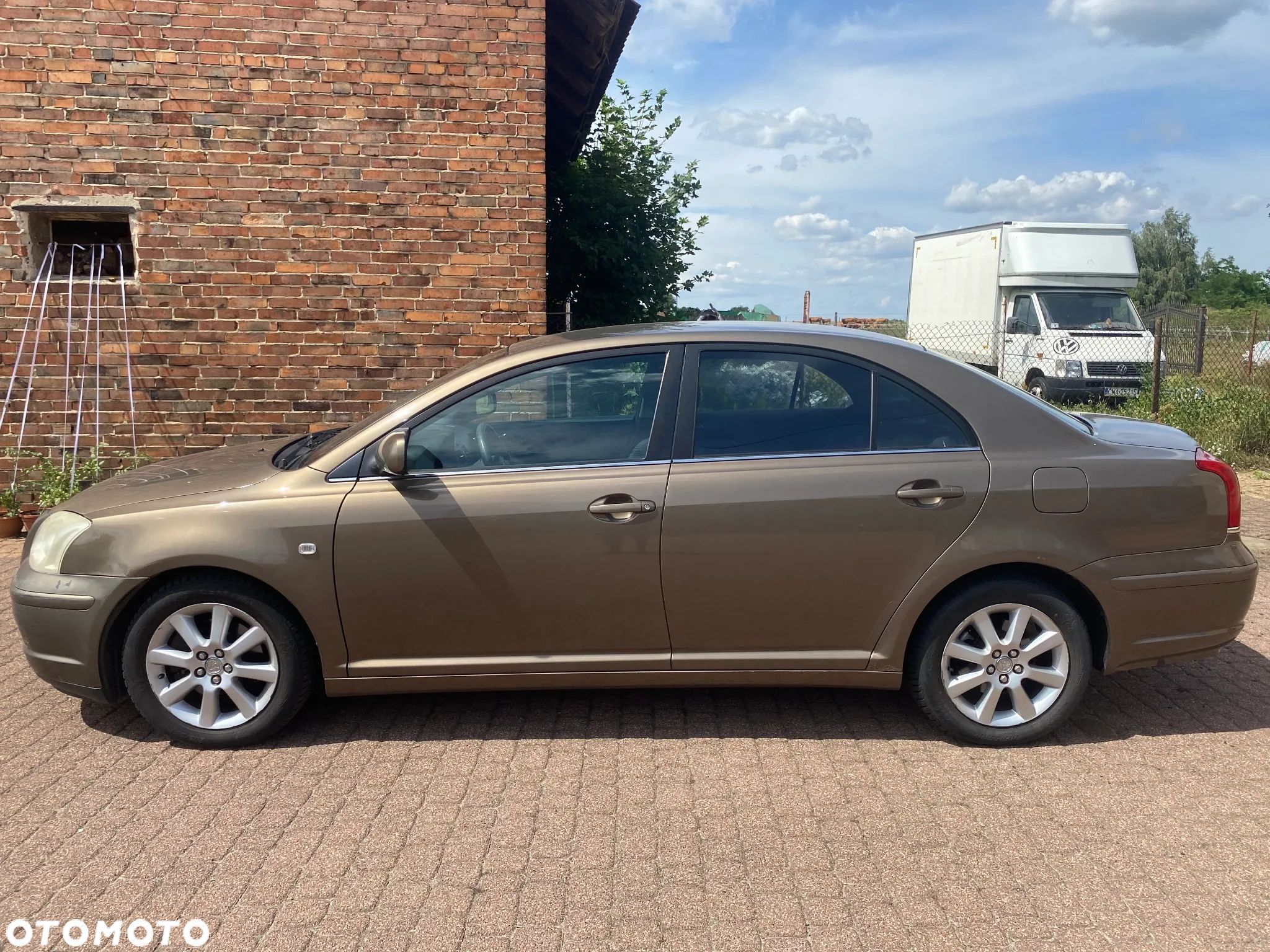 Toyota Avensis - 1