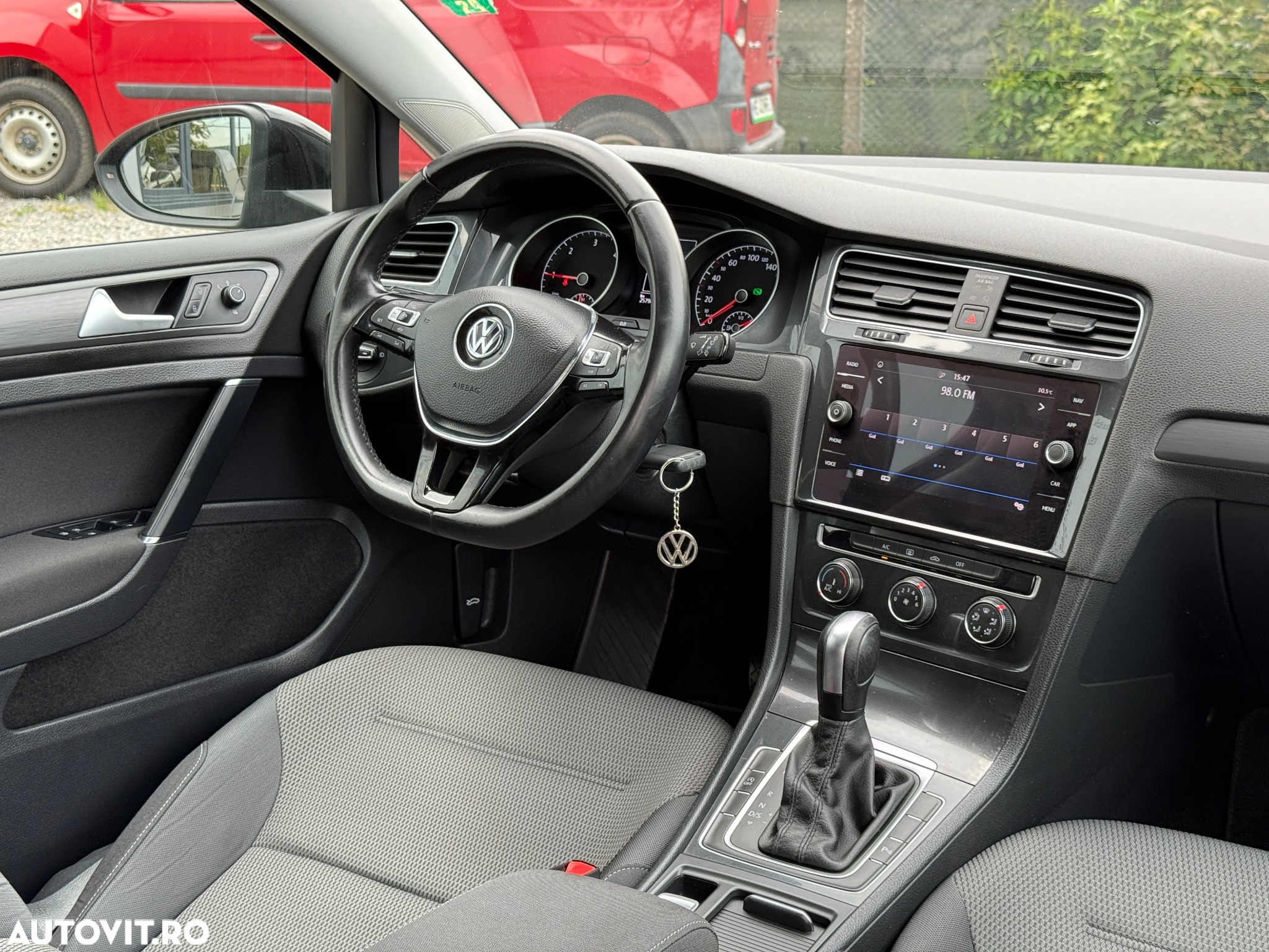 Volkswagen Golf 2.0 BlueTDI DSG Comfortline - 6