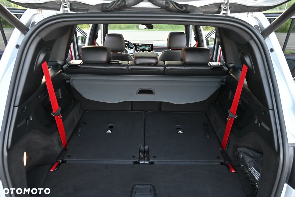 Mercedes-Benz GLB - 26