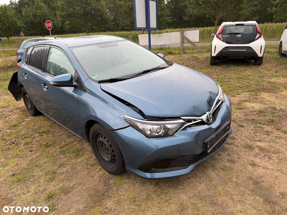 Toyota Auris - 5
