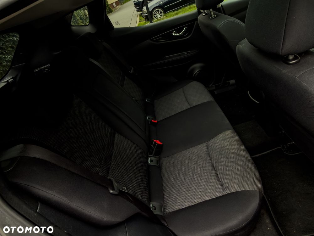 Nissan Qashqai 1.2 DIG-T N-Vision - 25