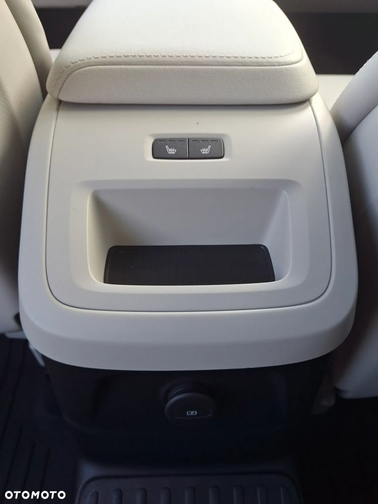 Volvo XC 60 T6 Plug-In Hybrid AWD Ultra Bright - 16