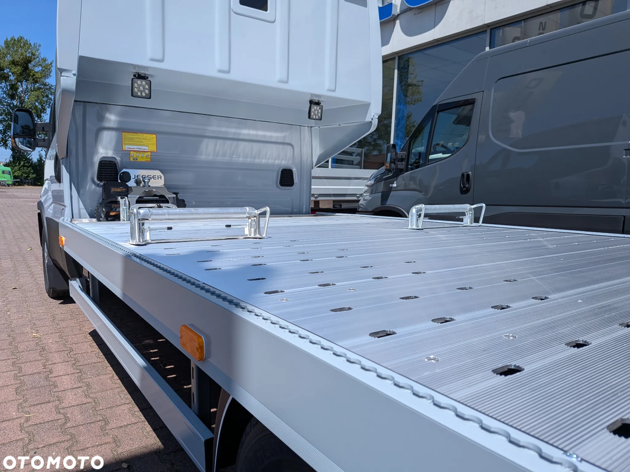 Iveco Daily 35S18HA8/P , Laweta ,Autolaweta , certyfikat VDI ,Zbiornik 280L, Tacho - 11