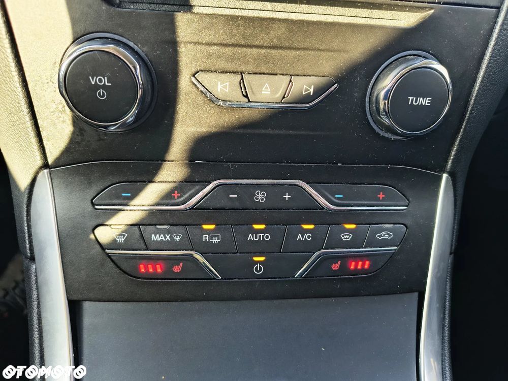 Ford S-Max ver-2-0-ecoblue-titanium - 12