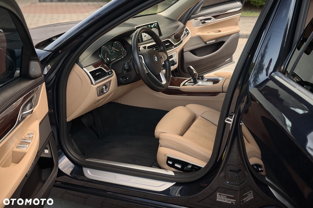 BMW Seria 7 740Li - 15