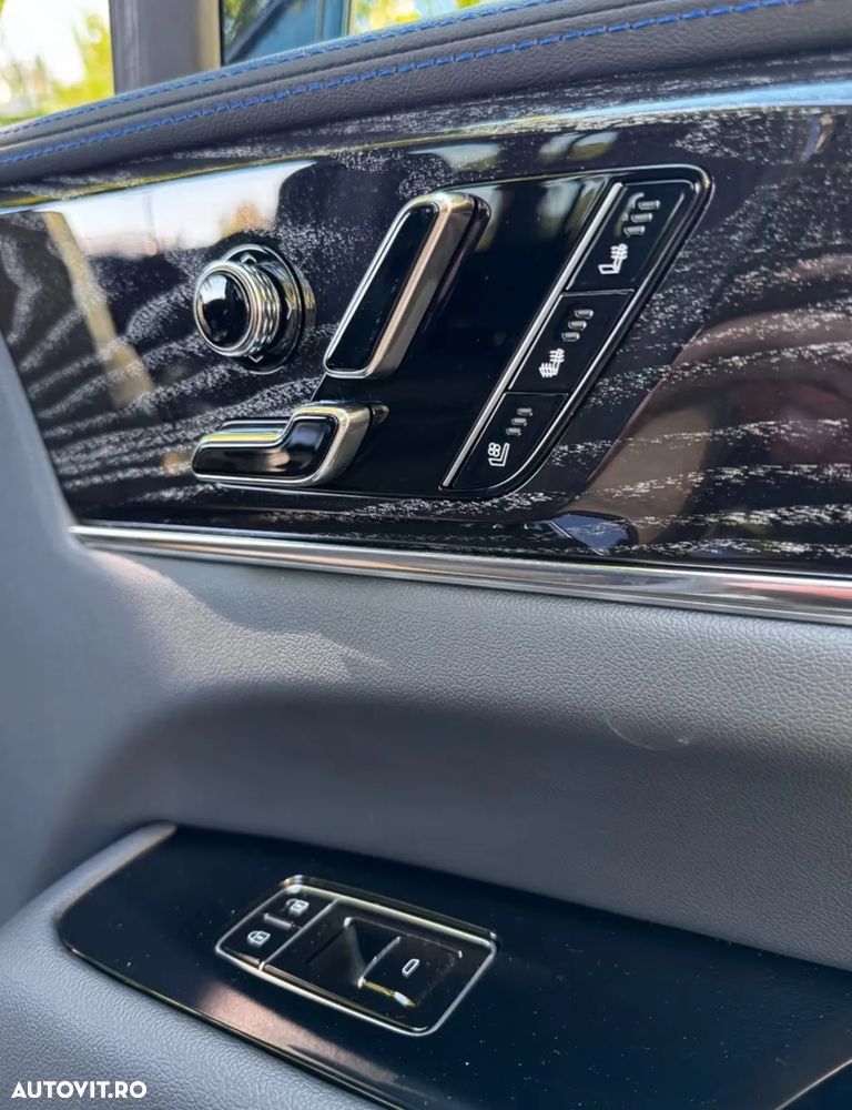 Cadillac Escalade - 19