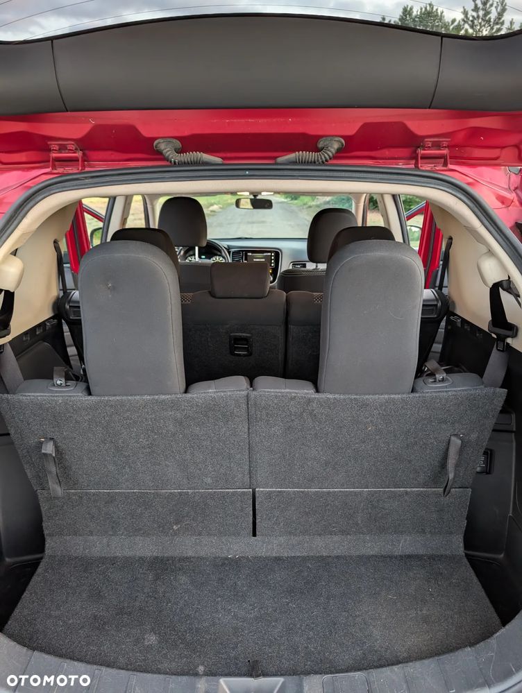 Mitsubishi Outlander - 13