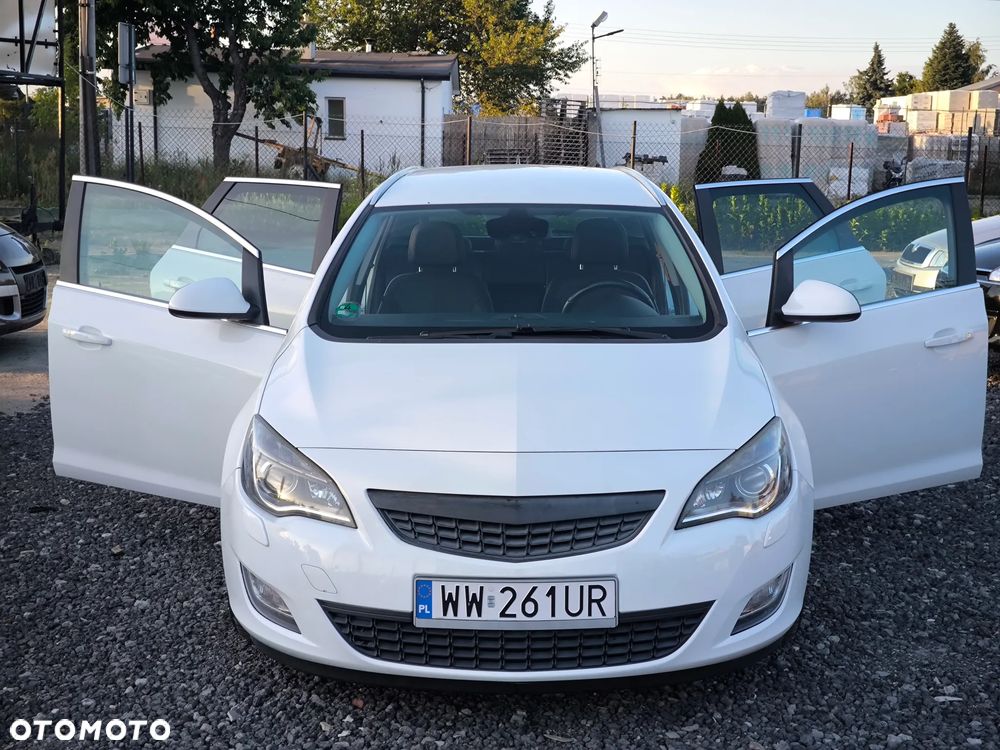 Opel Astra 1.6 T Cosmo - 25