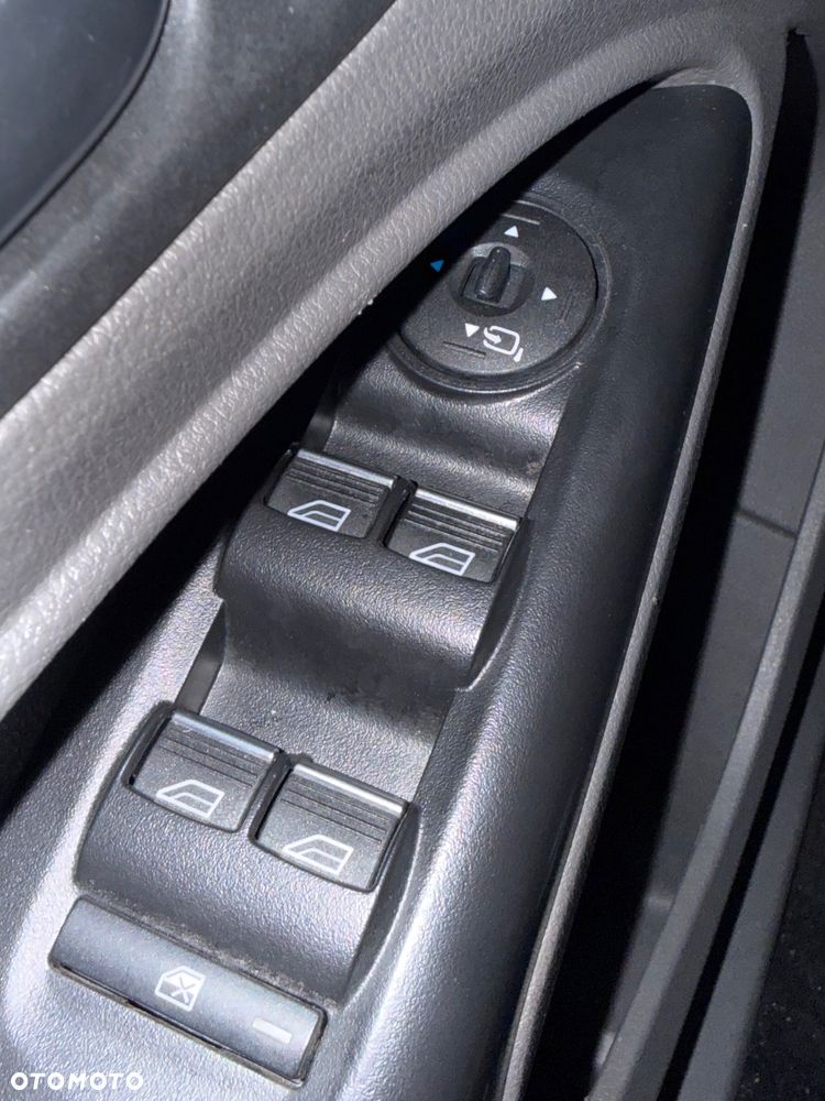 Ford Tourneo Connect Grand - 38