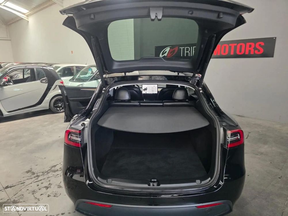 Tesla Model Y Long Range Dual Motor AWD - 10