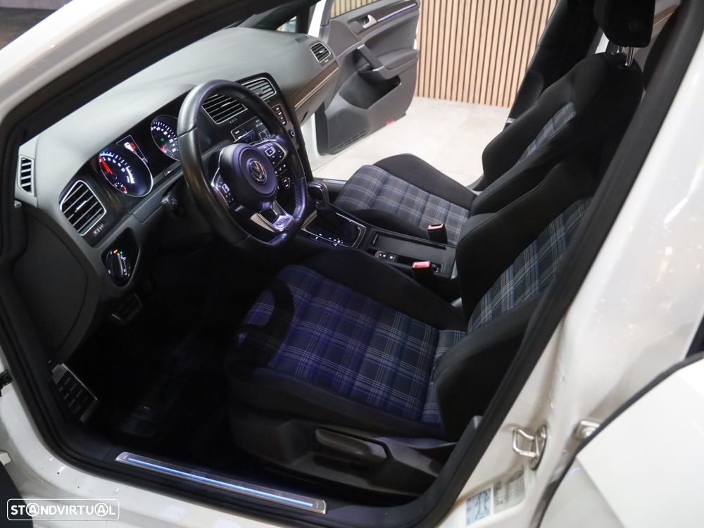 VW Golf 1.4 GTE Plug-In-Hybrid DSG - 11