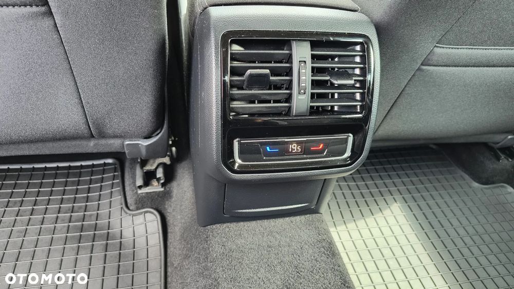 Volkswagen Passat - 8