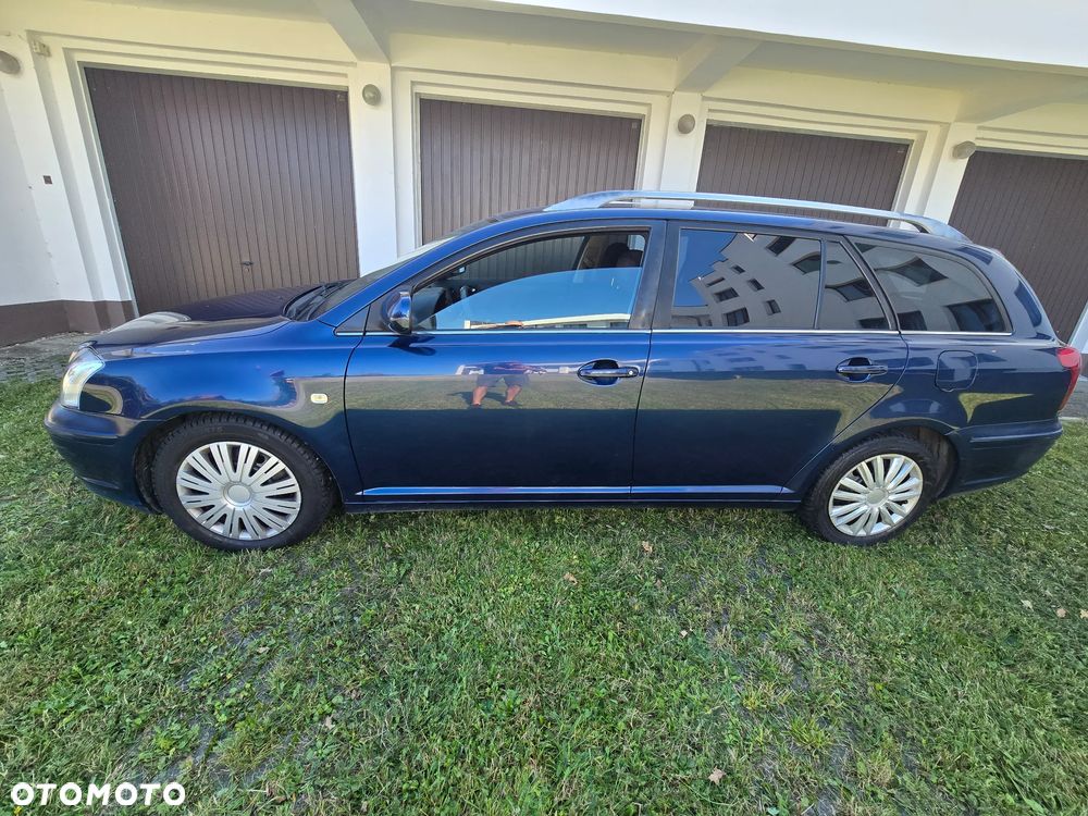 Toyota Avensis - 5