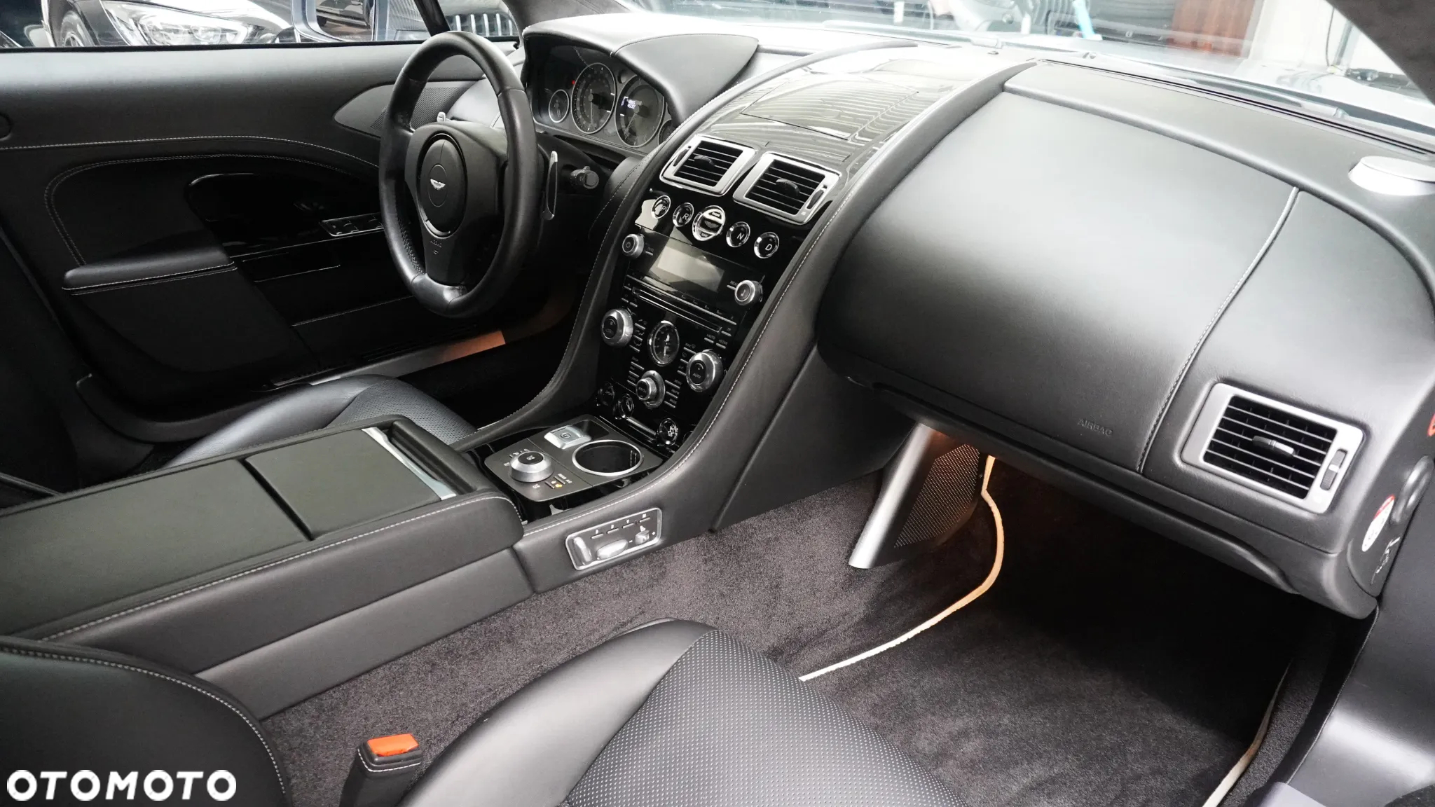 Aston Martin Rapide S - 8