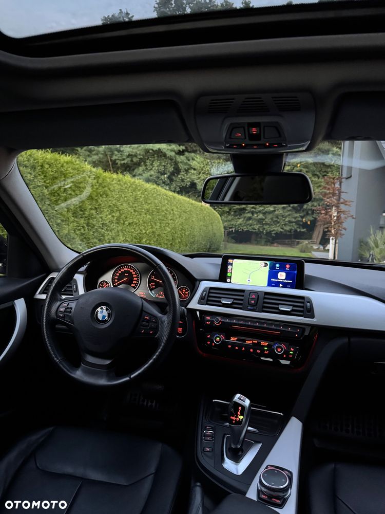 BMW Seria 3 320d xDrive - 14