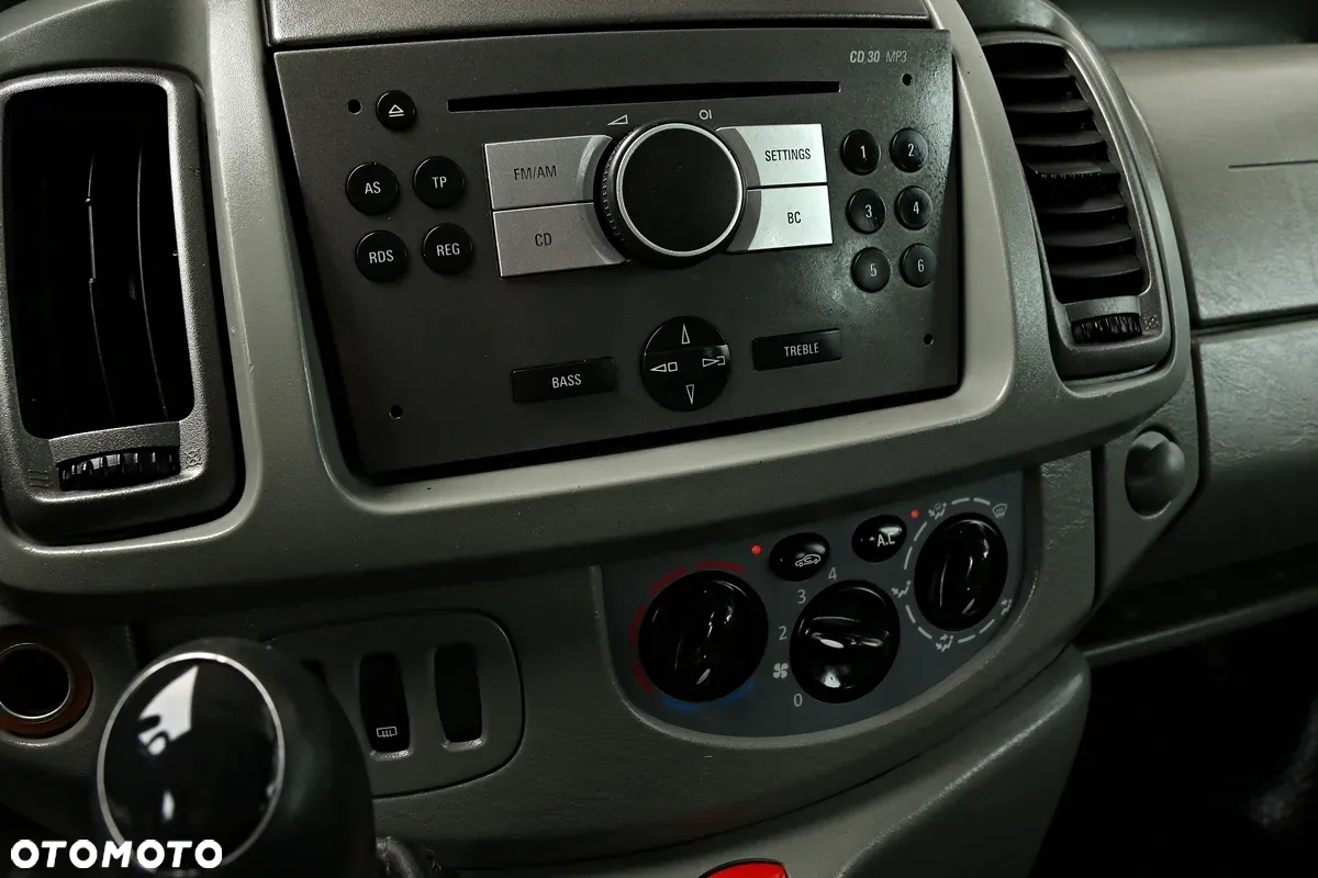 Opel Vivaro - 25