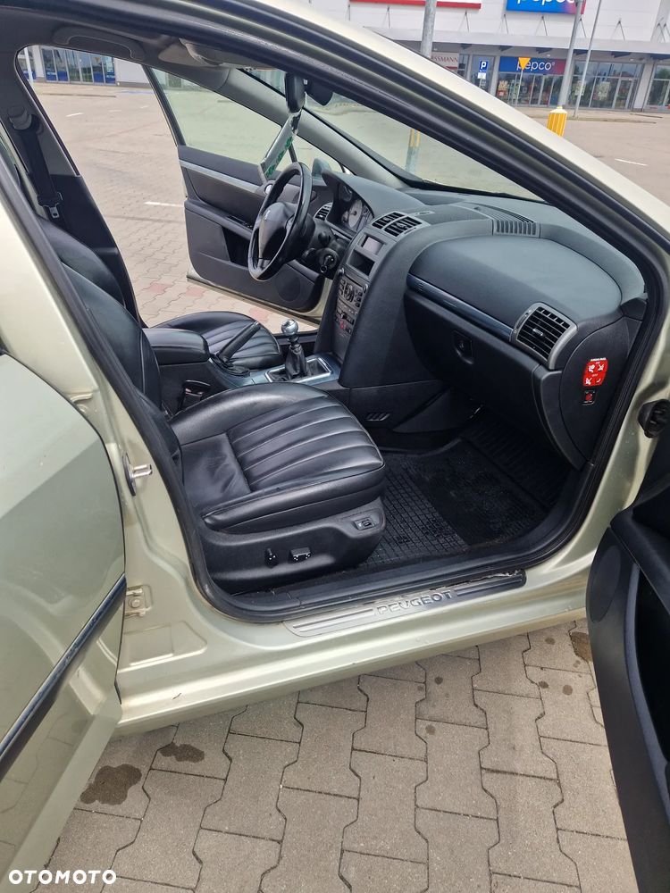 Peugeot 407 - 14