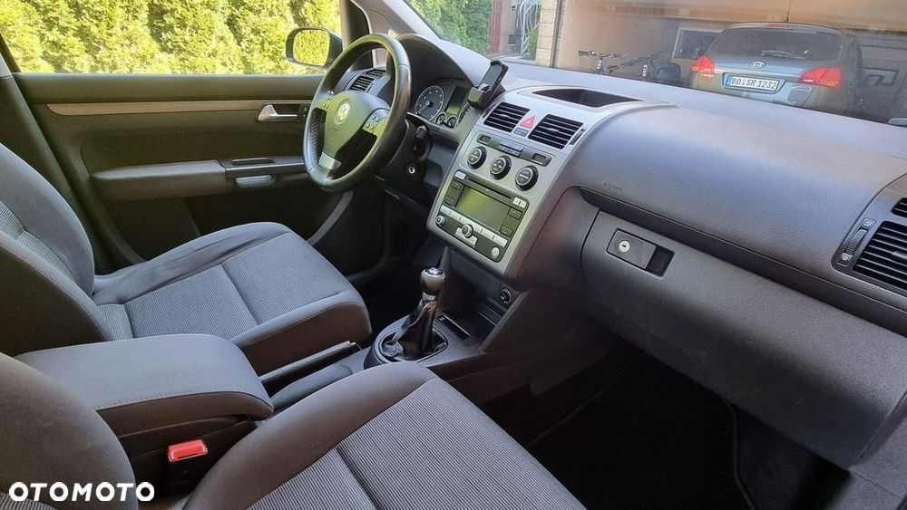 Volkswagen Touran - 13