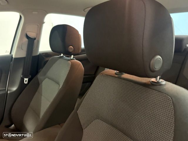 VW Passat 1.6 TDI BlueMotion - 20