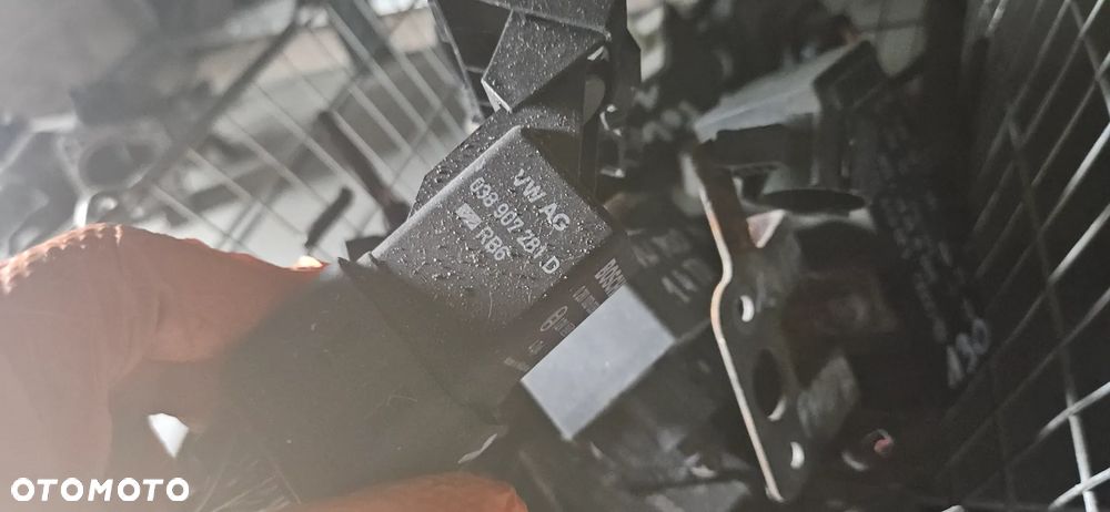 SPRZEDAŻ HURTOWA HURT Przepustnica Przepływomierz Przekaźnik świec żarowych VW Golf V Passat B6 Audi A6 C6 Audi A8 D3 Q7 4L BMW 5 E60 Fabia II Ibiza 6J - 16