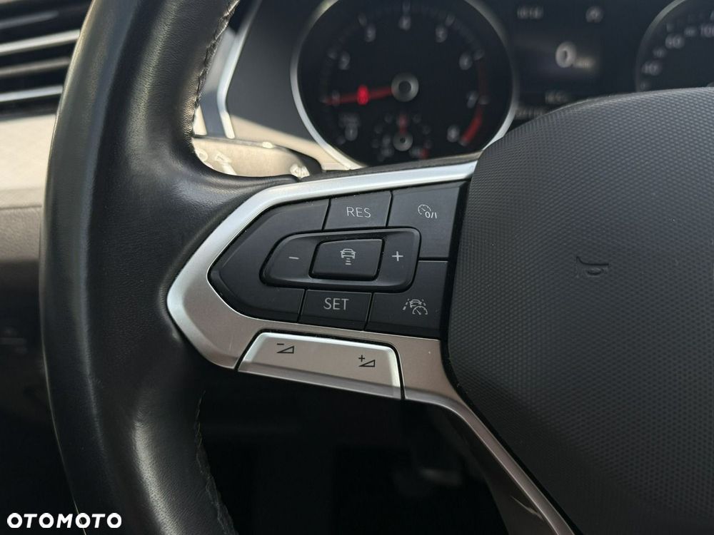 Volkswagen Passat - 18