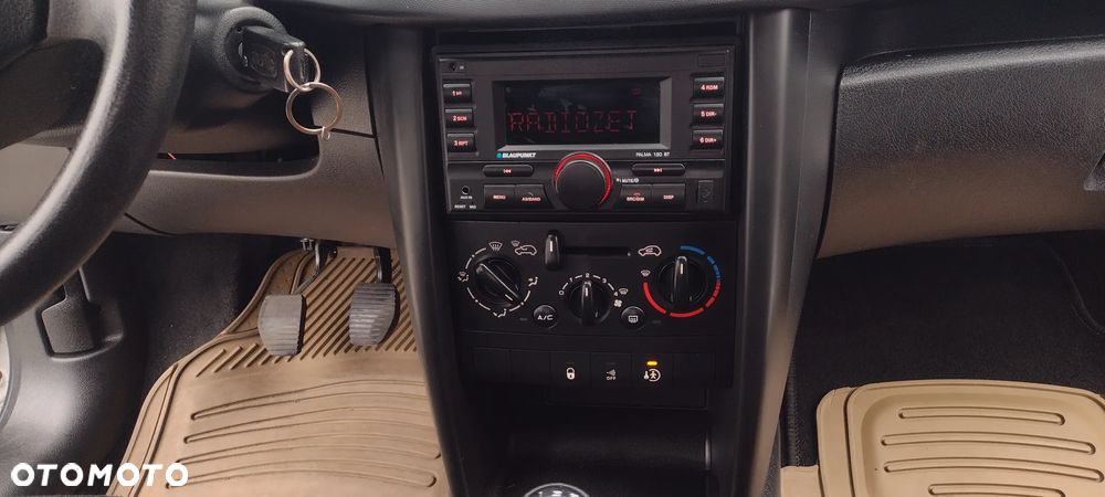 Peugeot 207 1.4 16V Trendy - 13