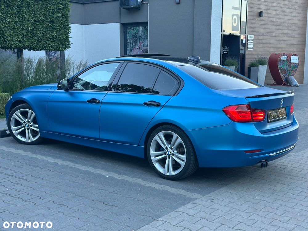 BMW Seria 3 328i xDrive Modern Line - 10