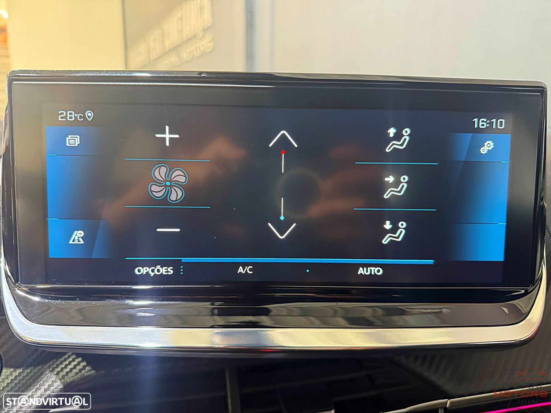 Peugeot 2008 PureTech 155 EAT8 GT - 29
