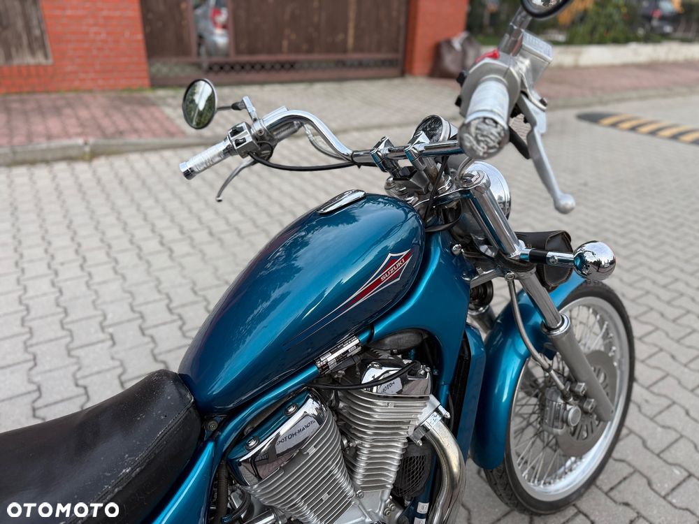 Suzuki Intruder - 11