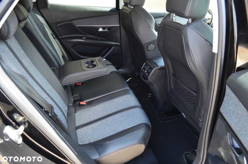 Peugeot 3008 BlueHDi 130 Stop & Start EAT8 Allure - 33