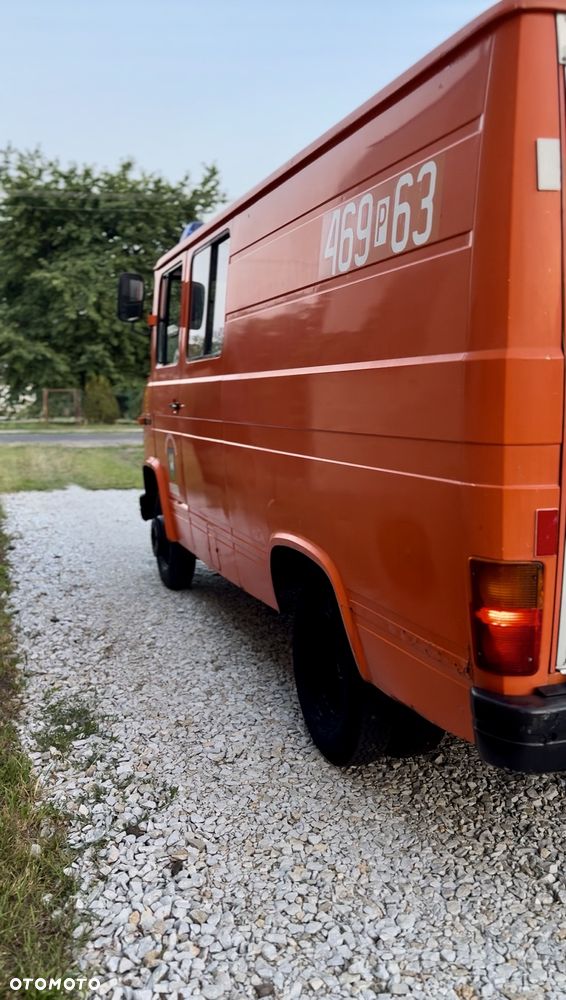 Mercedes-Benz 407D - 6