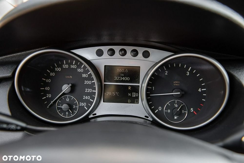 Mercedes-Benz Klasa R 320 CDI 4Matic 7G-TRONIC Travel Edition - 39