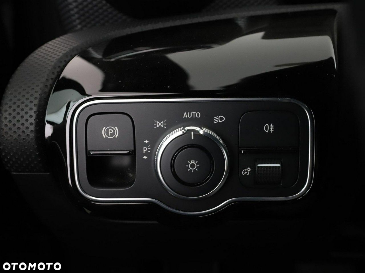 Mercedes-Benz Klasa A 180 d Progressive 8G-DCT - 33